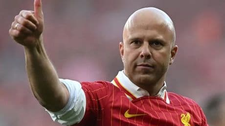Liverpool news: Manchester United claim made as Arne Slot sent clear message