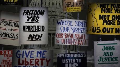 « Le combat de Trump contre le militantisme de l’art s’inscrit dans un débat féroce déjà à l’œuvre dans les musées du monde entier »