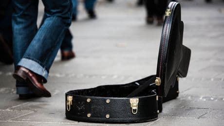 El músico callejero que actuó para reyes y papas