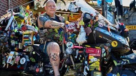 Werner (51) wil uniek zijn met zijn ratbike: ’Soms valt er onderweg weleens iets van mijn motor af’