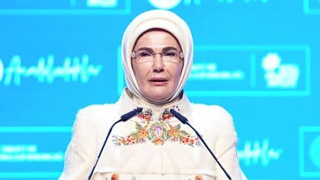 Emine Erdoğan A Milli Kadın Voleybol Takımı'nı kutladı: Ülkemizi gururlandırdınız