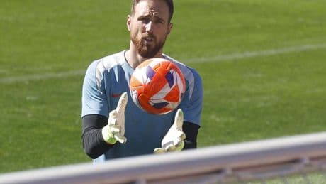Oblak no viaja a Girona y ya es oficialmente el 'Trofeo Zamora' de la 25/26