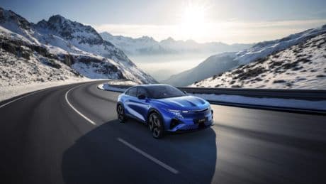Alpine heeft alles op alles gezet om nieuwe A390 licht te laten lijken