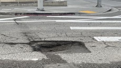 Contributor: Don't let the mayor's budget make our streets even worse