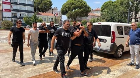 Nachbar in der Türkei niedergestochen - Bahn-Betriebsrat wegen Mordes verurteilt