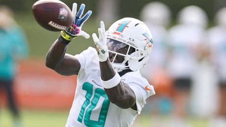 Dolphins teammates send Tyreek Hill strong message after drama