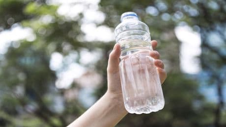 Trinken bis zum Risiko: Wann Wassertrinken gefährlich wird