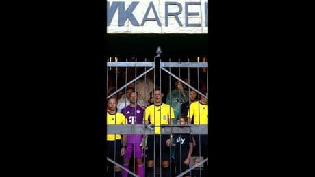 Kurioser Moment - Bayern-Stars hinter Gittern!