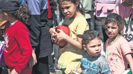 Gazze Nazi Kampı'ndan beter: 53 gündür insani yardımlar giremiyor