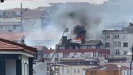 Bağcılar'da apartman yangını
