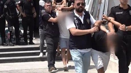 Mersin'de anne ve kızının silahla öldürülmesine ilişkin 2 tutuklama