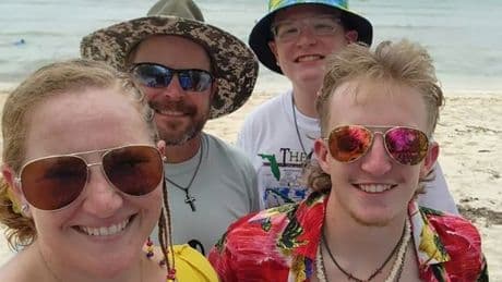 Dad stabs wife, 2 children, to death before turning knife on himself hours before son's graduation