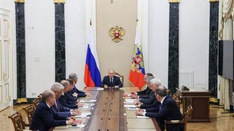 En direct, guerre en Ukraine : Vladimir Poutine appelle les dirigeants de la Chine et l’Inde, deux alliés, avant une possible rencontre avec Trump