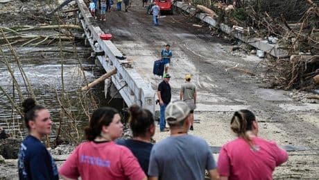 Más de cien muertos en las inundaciones de Texas: «Si pensamos demasiado en la catástrofe, perderemos la cabeza»