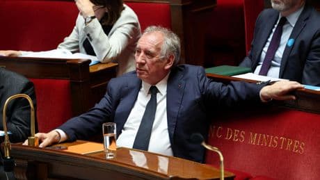 «C’est incompréhensible, on ne le voit jamais»: l’étonnante remontée de la cote de confiance de François Bayrou