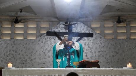 RDC : plus de 30 morts dans l'attaque d'une église catholique par des rebelles liés à l’État islamique