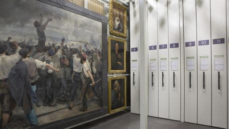 El museo invisible: desvelamos su parte más oculta, los almacenes que laten bajo las salas