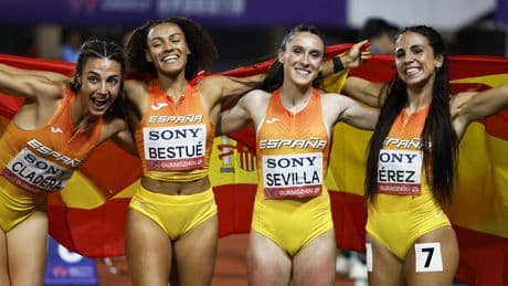 Los relevos femeninos del 4x400 y 4x100 españoles, oro y plata en los Mundiales de relevos