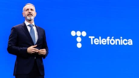 España acaba de cambiar las reglas de la fibra óptica después de 25 años. La decisión beneficia a una empresa: Telefónica