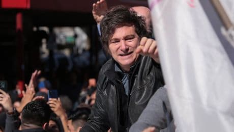 Bei Wahlkampfauftakt - Stein-Attacke auf argentinischen Präsidenten