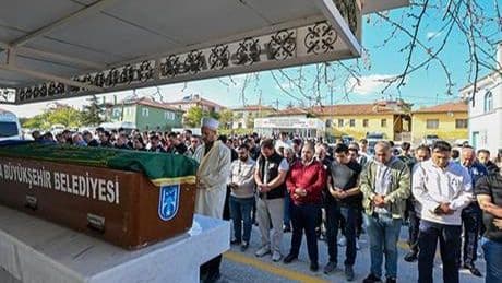 Ankara'da komşusu tarafından öldürülmüştü! Genç kadın toprağa verildi