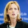 Neue Sozialleistung für pflegende Angehörige: Familienministerin Prien will Pflegegeld als Lohnersatz einführen