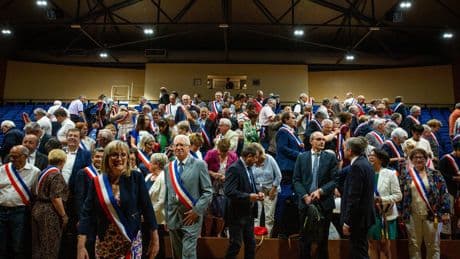Conseils municipaux : la part de femmes maires augmente mais la route vers la parité est encore longue