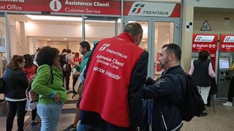 Treni, Bucci e Scajola a Rfi: “Ritardo massimo di 30 minuti, in alternativa forti sconti”