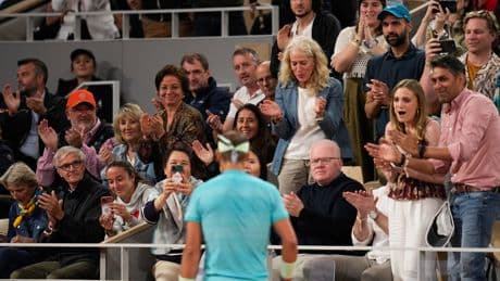 Día grande en Roland Garros, a los pies del rey Nadal
