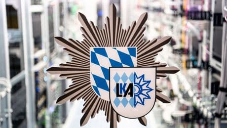 "Reichsbürger": Schießübung für Bundestags-Angriff? Razzia gegen Gruppe Reuß
