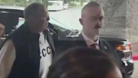 Tarihi zirve öncesi kıyafet detayı