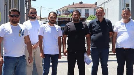 Vaatlerine inanıp neleri var neleri yok verdiler! Dizayn araç vurgunu: Gerçeği noterde öğrendiler... 'Paramızı alemlerde yediler'