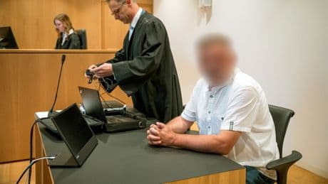 Mittelpunkt der "Schwachkopf"-Affäre: Rentner wegen Hakenkreuz-Posts verurteilt