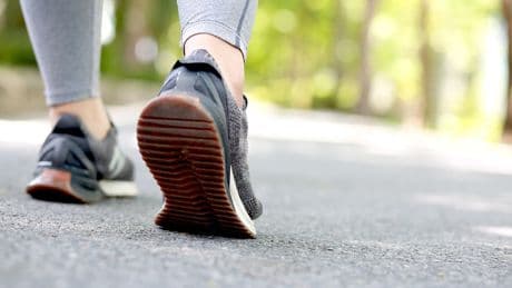 Darum sollten Sie Ihren Gang überdenken: "Richtig" laufen kann Arthroseschmerzen lindern