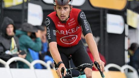 Franse revelatie Kévin Vauquelin breekt vlak na de Tour de France been na val van trap: ’Sorry voor iedereen die dacht dat ik alcoholist was’