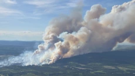 Swan Hills on evacuation standby as wildfire threatens northern Alberta town