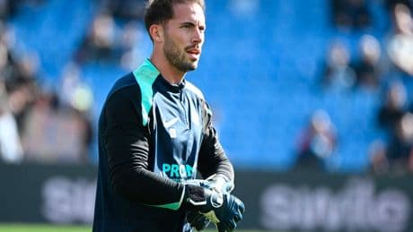 Fulham to make Benjamin Lecomte first signing of summer as Steven Benda set for Millwall move