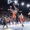 Basket. Le pivot américain de Paris Kevarrius Hayes signe à Monaco