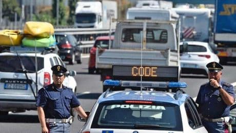 Partenza per le vacanze, oggi bollino rosso: ecco le strade più trafficate (e gli orari da evitare)