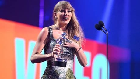 Taylor Swift: les écoutes de ses premiers albums explosent depuis leur rachat