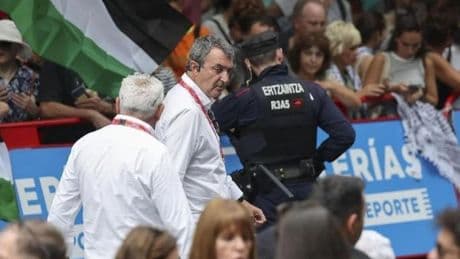 La Vuelta recorta 5 kilómetros la última etapa en mitad de la oleada de protestas propalestinas
