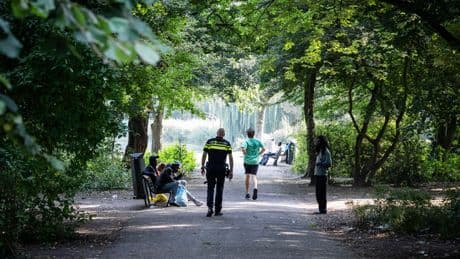 Crack – de verslavende en verwoestende drug – wordt weer populair in Nederland. ‘Ik wil het elke vijf minuten roken’