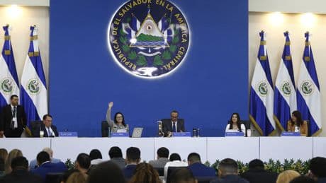 El Congreso salvadoreño aprueba la Ley de Agentes Extranjeros, que grava con el 30% las donaciones a ONG