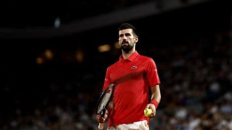 Djokovic no anda con titubeos en Roland Garros