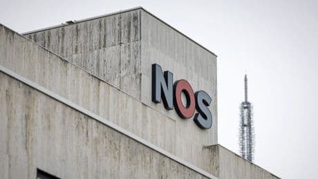 NOS-directeur Eringa levert salaris in na discussie over beloning
