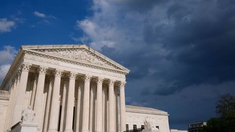 Geschlechtsidentität: Supreme Court macht Weg für Trans-Verbot beim Militär frei