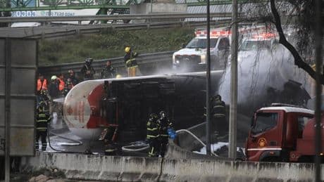 La explosión de un camión cisterna en Ciudad de México causa al menos 6 muertos y 90 heridos