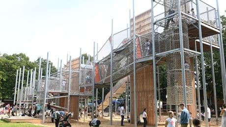 Zwölf Meter hoher Kletterturm für 3,2 Millionen Euro: So gut ist Münchens neuer Mega-Spielplatz an der Theresienwiese