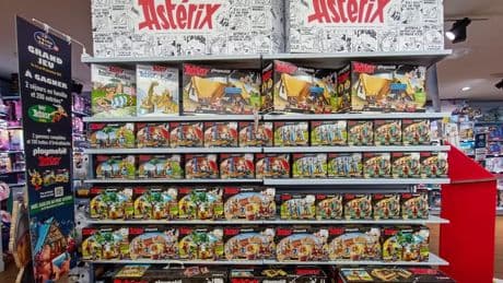 Cartes à collectionner, jeux de construction, peluches… Les "kidultes" prennent de plus en plus de place sur le marché des jouets