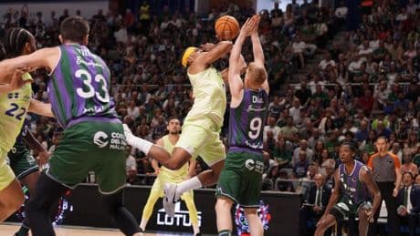 97-101: Heroico Barça en Málaga, que roba el factor pista a Unicaja con un héroe inesperado